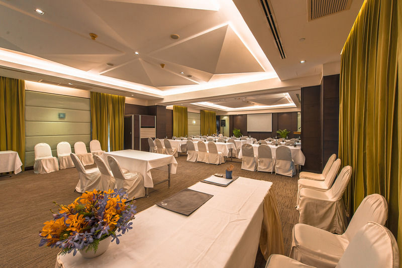 Pantip Suites Bangkok Dış mekan fotoğraf